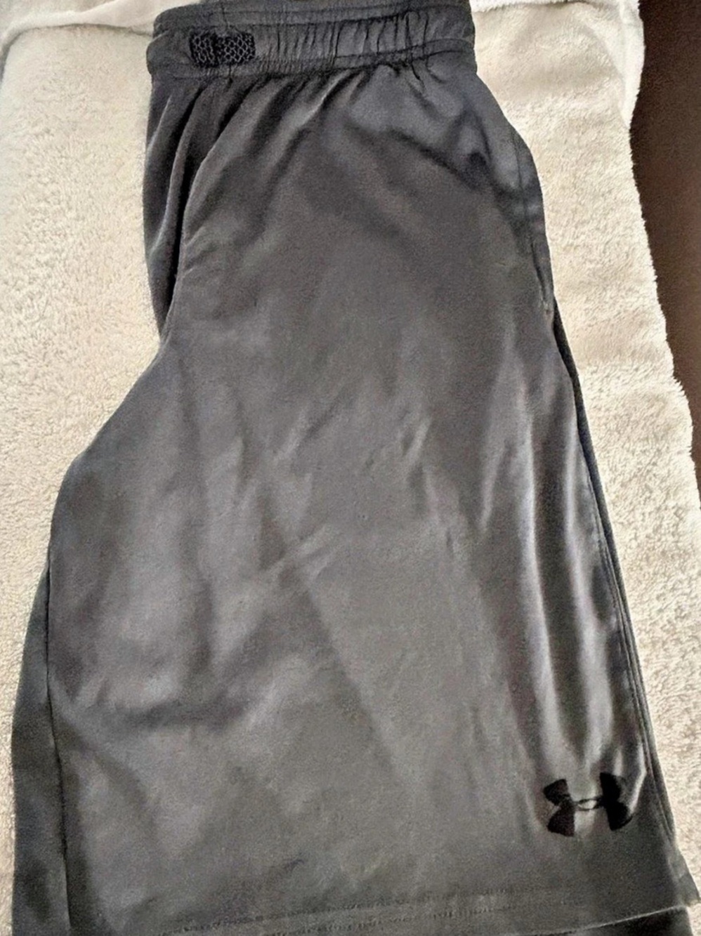 Under Armour Tech Woven Wordmark Shorts Athletic Shorts Grey and Black Youth XL